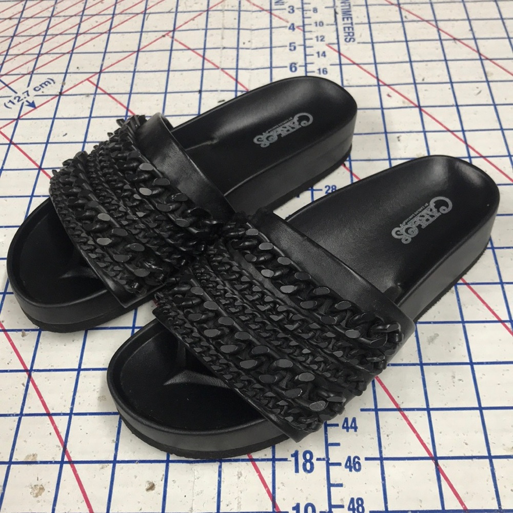Carlos Santana black chain slippers size 6m